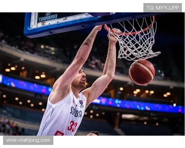 伤愈复出，南特老将莫莱在球队保级关键战中替补登场获全场致敬